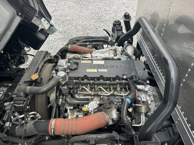 いすゞ エルフ 2RG-NPR88AM(2WD)の写真47