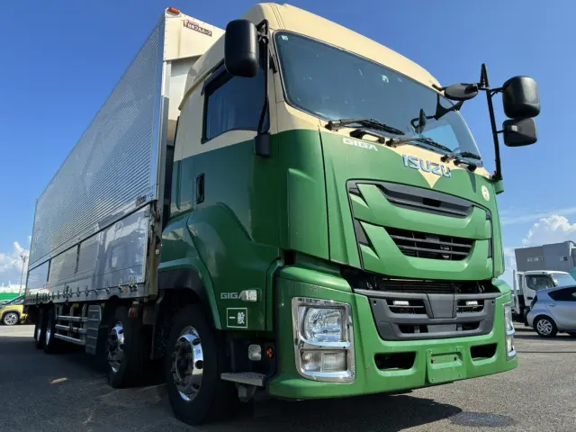 いすゞ ギガ QKG-CYJ77B(8x4)の写真3