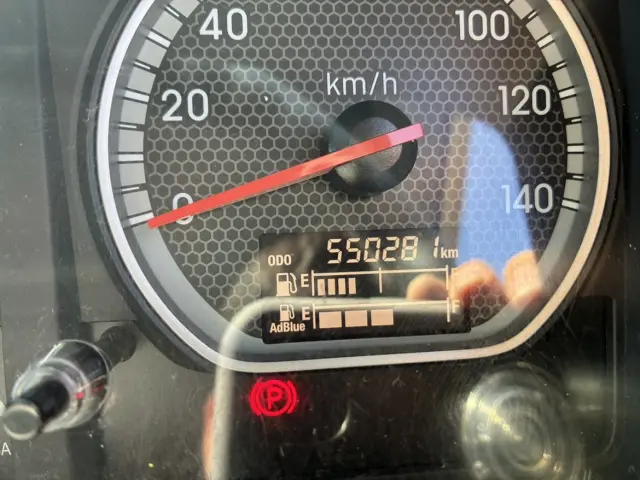 いすゞ ギガ QKG-CYJ77B(8x4)の写真10