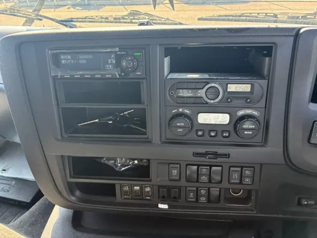 いすゞ ギガ QKG-CYJ77B(8x4)の写真12