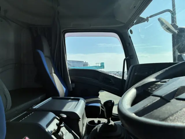 いすゞ ギガ QKG-CYJ77B(8x4)の写真15