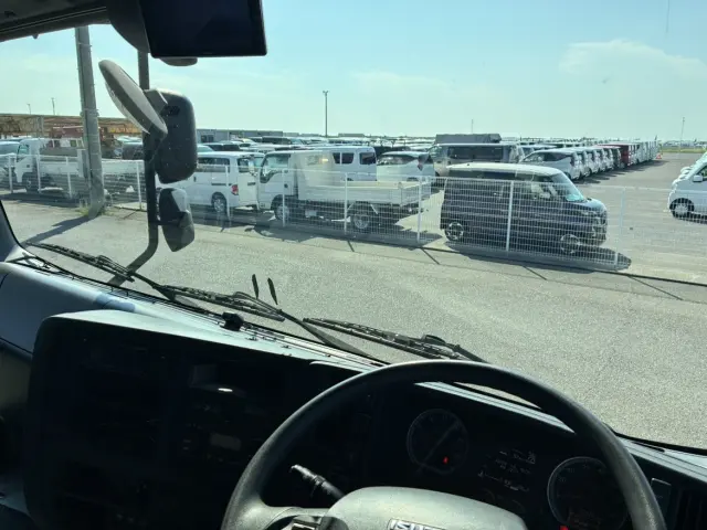 いすゞ ギガ QKG-CYJ77B(8x4)の写真17