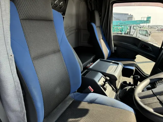 いすゞ ギガ QKG-CYJ77B(8x4)の写真18