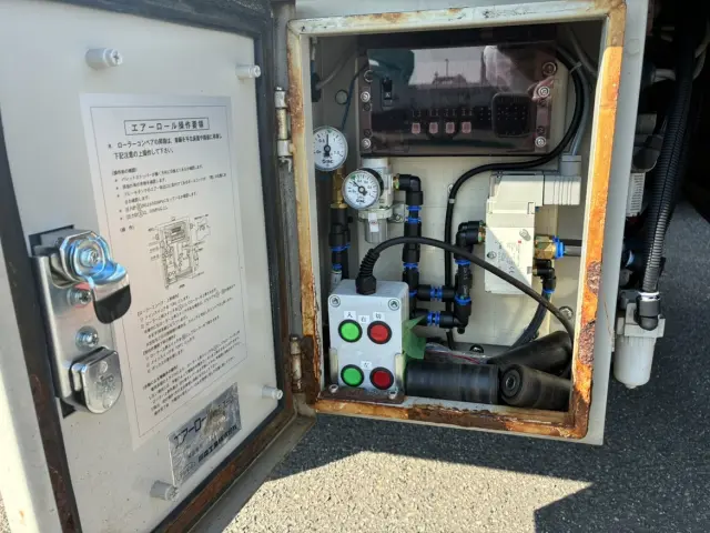 いすゞ ギガ QKG-CYJ77B(8x4)の写真20