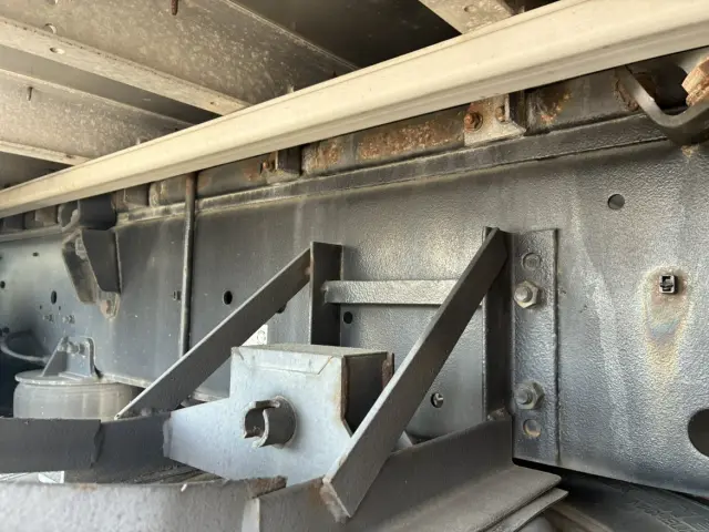 いすゞ ギガ QKG-CYJ77B(8x4)の写真21