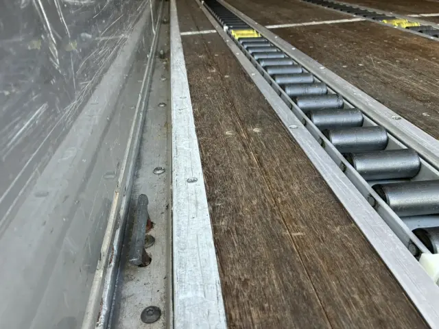 いすゞ ギガ QKG-CYJ77B(8x4)の写真23