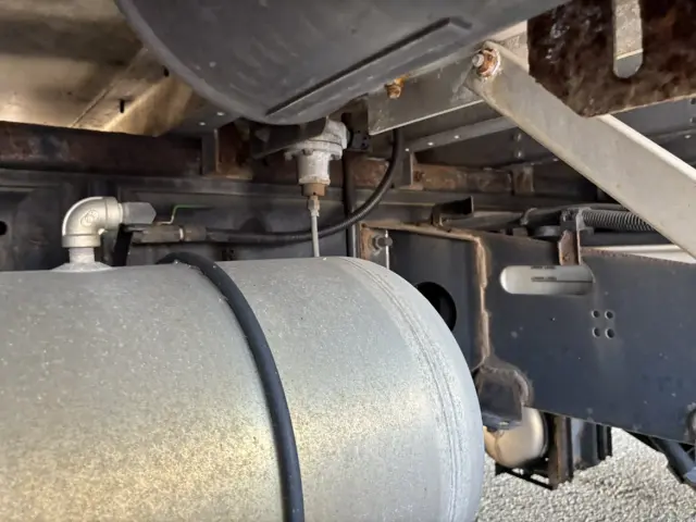 いすゞ ギガ QKG-CYJ77B(8x4)の写真28