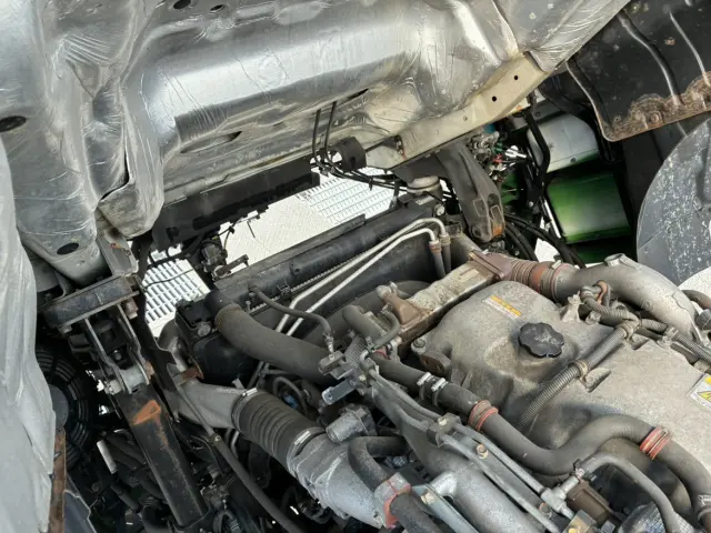 いすゞ ギガ QKG-CYJ77B(8x4)の写真35