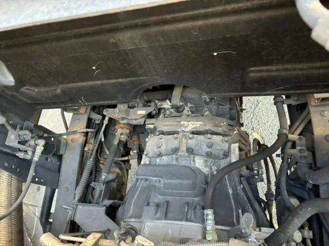 いすゞ ギガ QKG-CYJ77B(8x4)の写真37