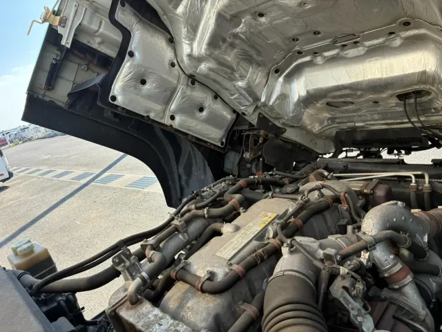 いすゞ ギガ QKG-CYJ77B(8x4)の写真39