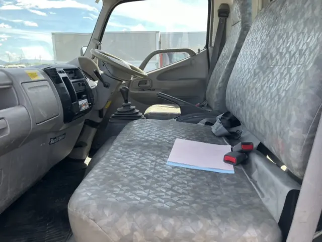 日野 デュトロ BDG-XZU404X(2WD)の写真9