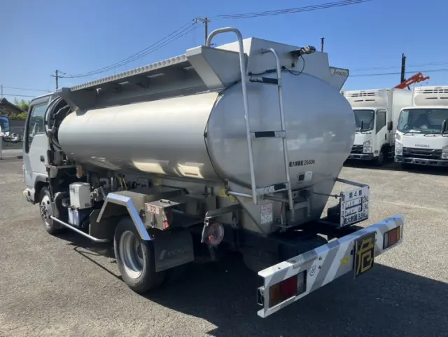 いすゞ エルフ TDG-NKS85AN(4WD)の写真4