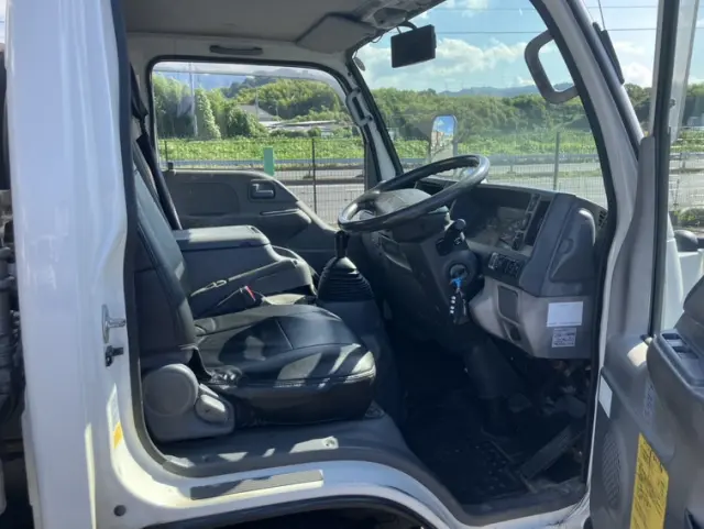 いすゞ エルフ TDG-NKS85AN(4WD)の写真8