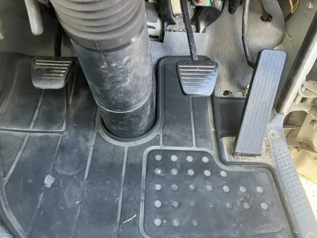 いすゞ エルフ TDG-NKS85AN(4WD)の写真10