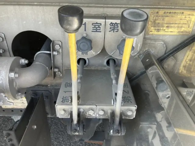 いすゞ エルフ TDG-NKS85AN(4WD)の写真34