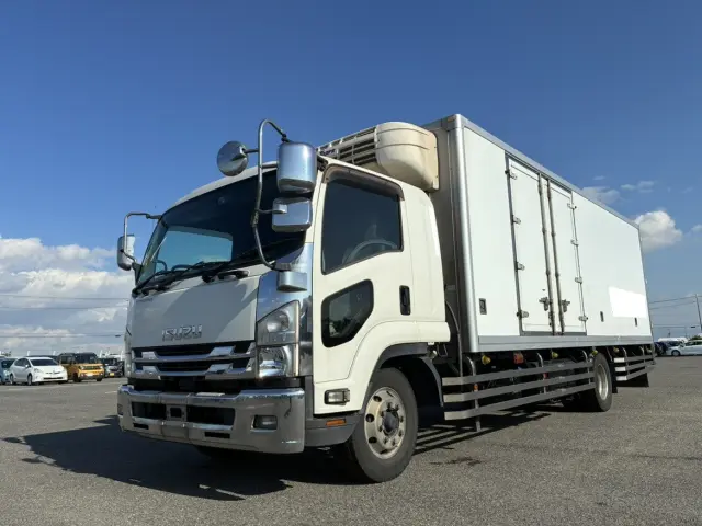 いすゞ フォワード 2PG-FTR90V2(2WD)の写真1