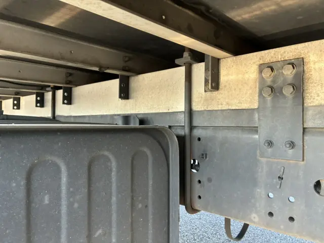 いすゞ フォワード 2PG-FTR90V2(2WD)の写真12