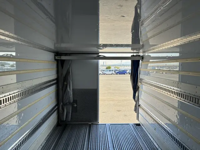 いすゞ フォワード 2PG-FTR90V2(2WD)の写真38