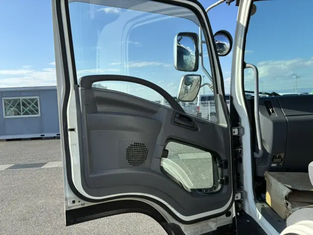 いすゞ フォワード 2PG-FTR90V2(2WD)の写真44