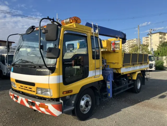 いすゞ フォワード PB-FRR35G3(2WD)の写真1