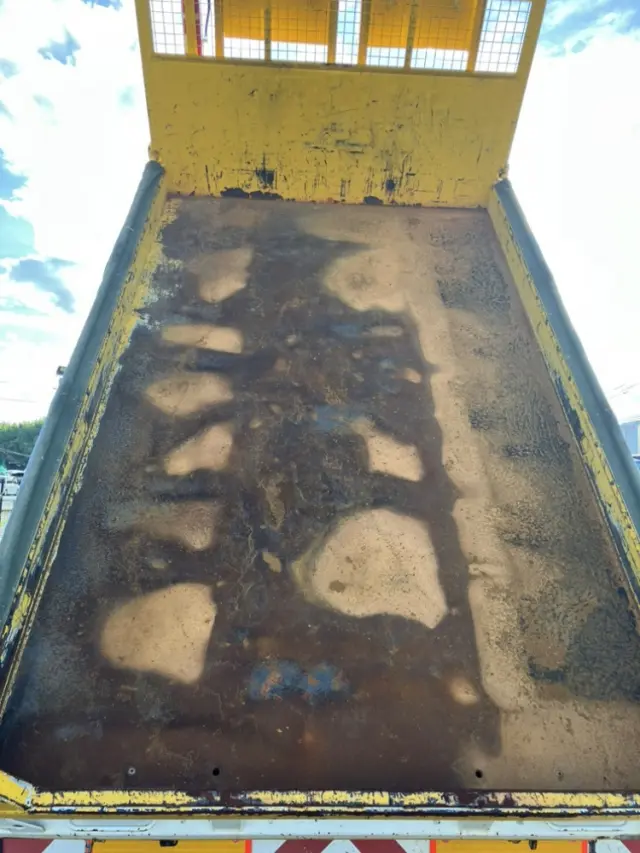 いすゞ フォワード PB-FRR35G3(2WD)の写真10