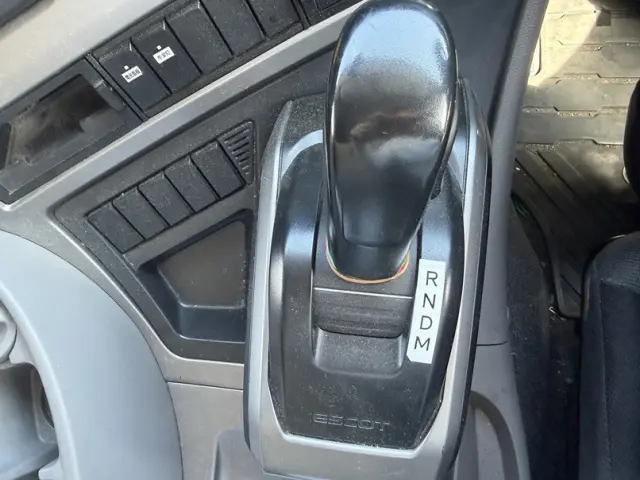 ＵＤ クオン 2PG-CG5CA(8x4)の写真16