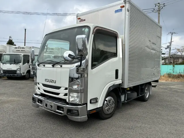 いすゞ エルフ TRG-NLR85AN(2WD)の写真1