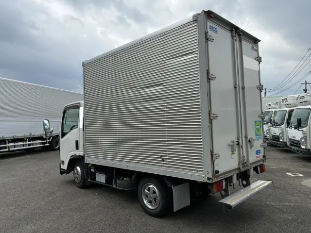 いすゞ エルフ TRG-NLR85AN(2WD)の写真4