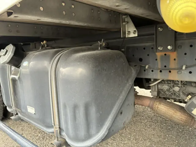 いすゞ エルフ TRG-NLR85AN(2WD)の写真18