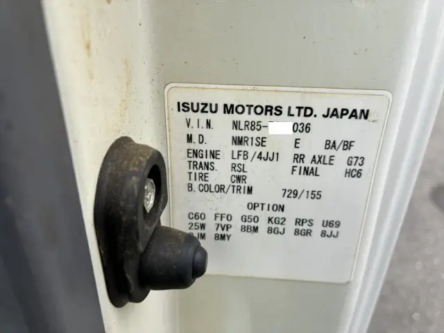 いすゞ エルフ TRG-NLR85AN(2WD)の写真32