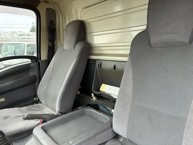 いすゞ エルフ TRG-NLR85AN(2WD)の写真36