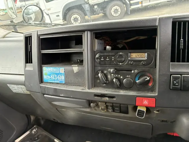 いすゞ エルフ TRG-NLR85AN(2WD)の写真42