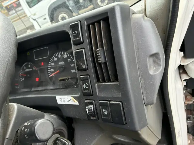 いすゞ エルフ TRG-NLR85AN(2WD)の写真44