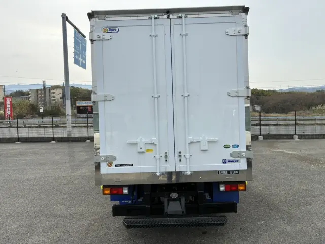 三菱 キャンター 2RG-FBA20(2WD)の写真6
