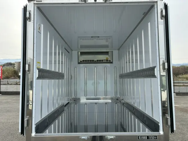三菱 キャンター 2RG-FBA20(2WD)の写真8