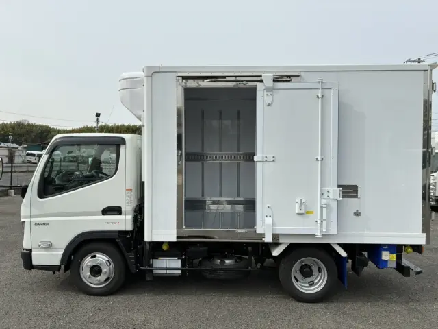三菱 キャンター 2RG-FBA20(2WD)の写真15