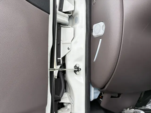三菱 キャンター 2RG-FBA20(2WD)の写真17