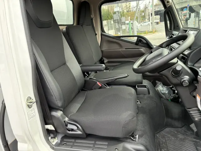 三菱 キャンター 2RG-FBA20(2WD)の写真19
