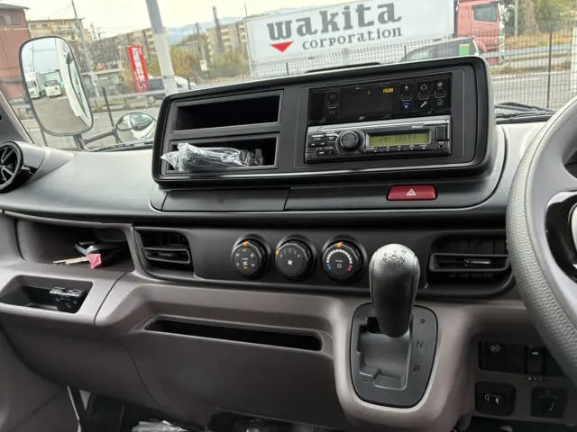 三菱 キャンター 2RG-FBA20(2WD)の写真24
