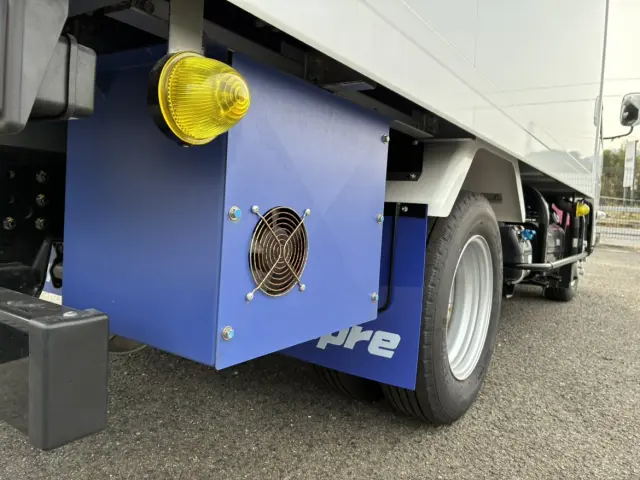 三菱 キャンター 2RG-FBA20(2WD)の写真32
