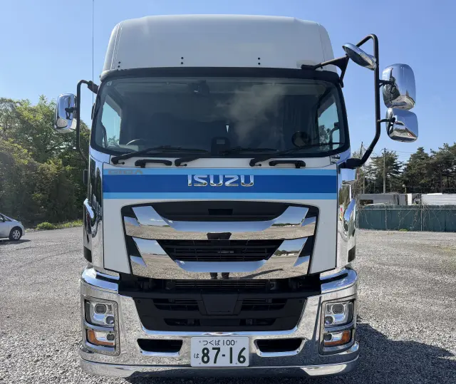 いすゞ ギガ 2KG-EXD52CD(2WD)の写真2