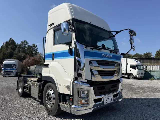 いすゞ ギガ 2KG-EXD52CD(2WD)の写真3