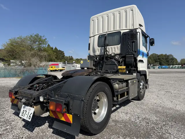 いすゞ ギガ 2KG-EXD52CD(2WD)の写真5