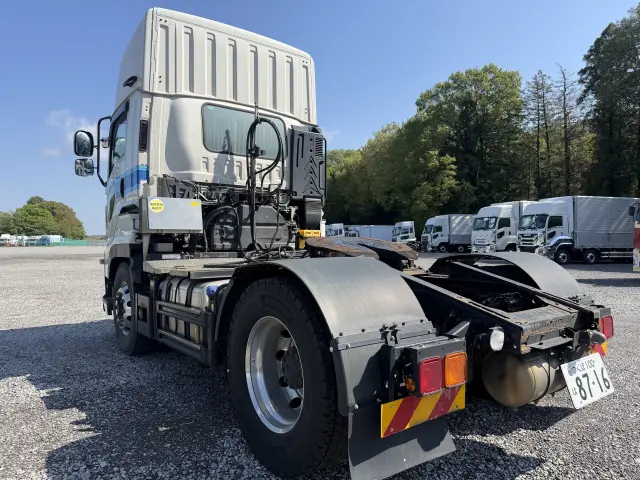 いすゞ ギガ 2KG-EXD52CD(2WD)の写真7