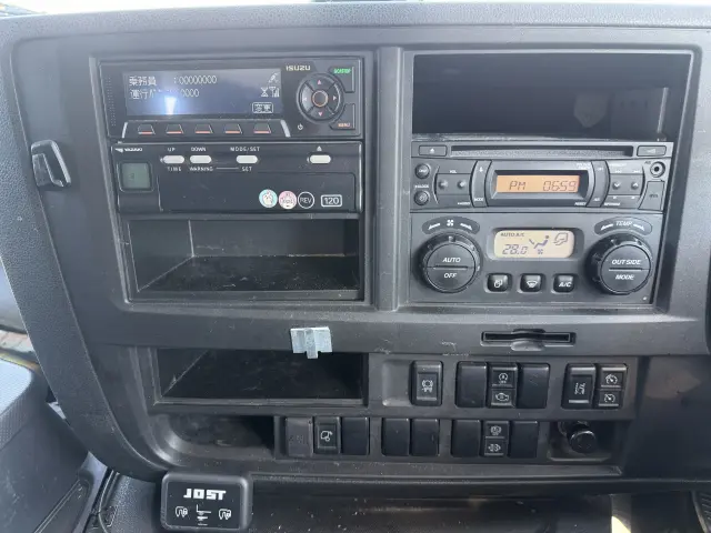 いすゞ ギガ 2KG-EXD52CD(2WD)の写真15