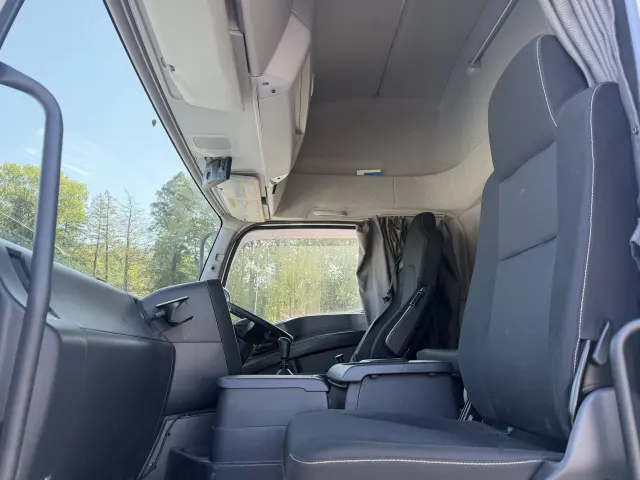 いすゞ ギガ 2KG-EXD52CD(2WD)の写真21