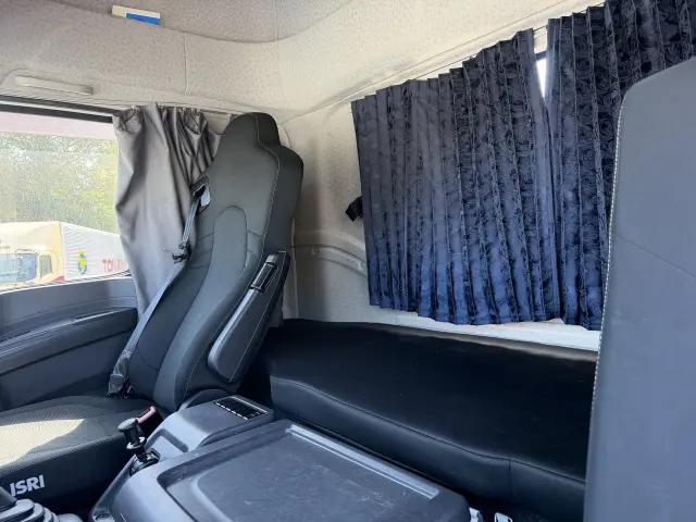 いすゞ ギガ 2KG-EXD52CD(2WD)の写真23