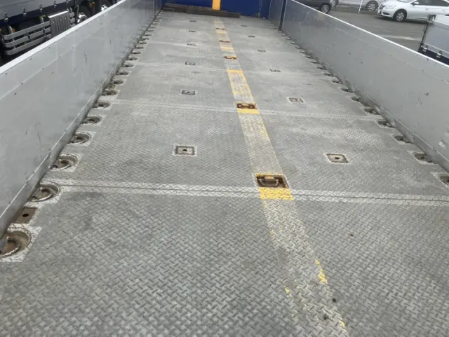 日野 プロフィア 2DG-FW1AHGの写真21