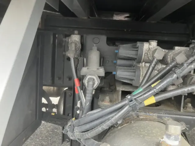 日野 プロフィア 2DG-FW1AHGの写真29