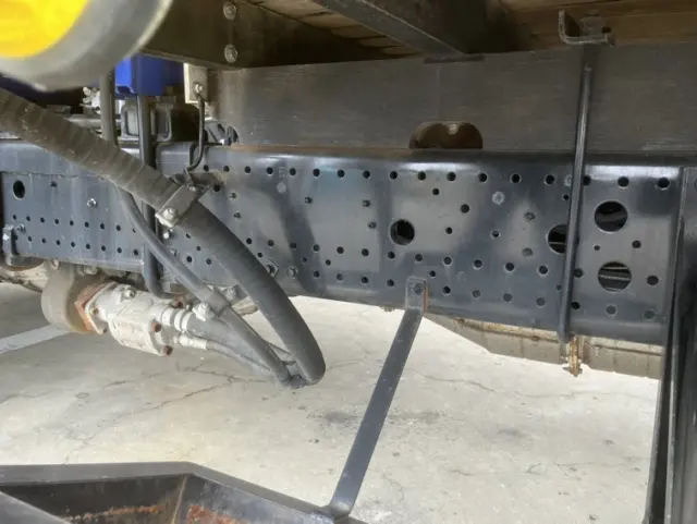 いすゞ フォワード TKG-FRR90S2(2WD)の写真11
